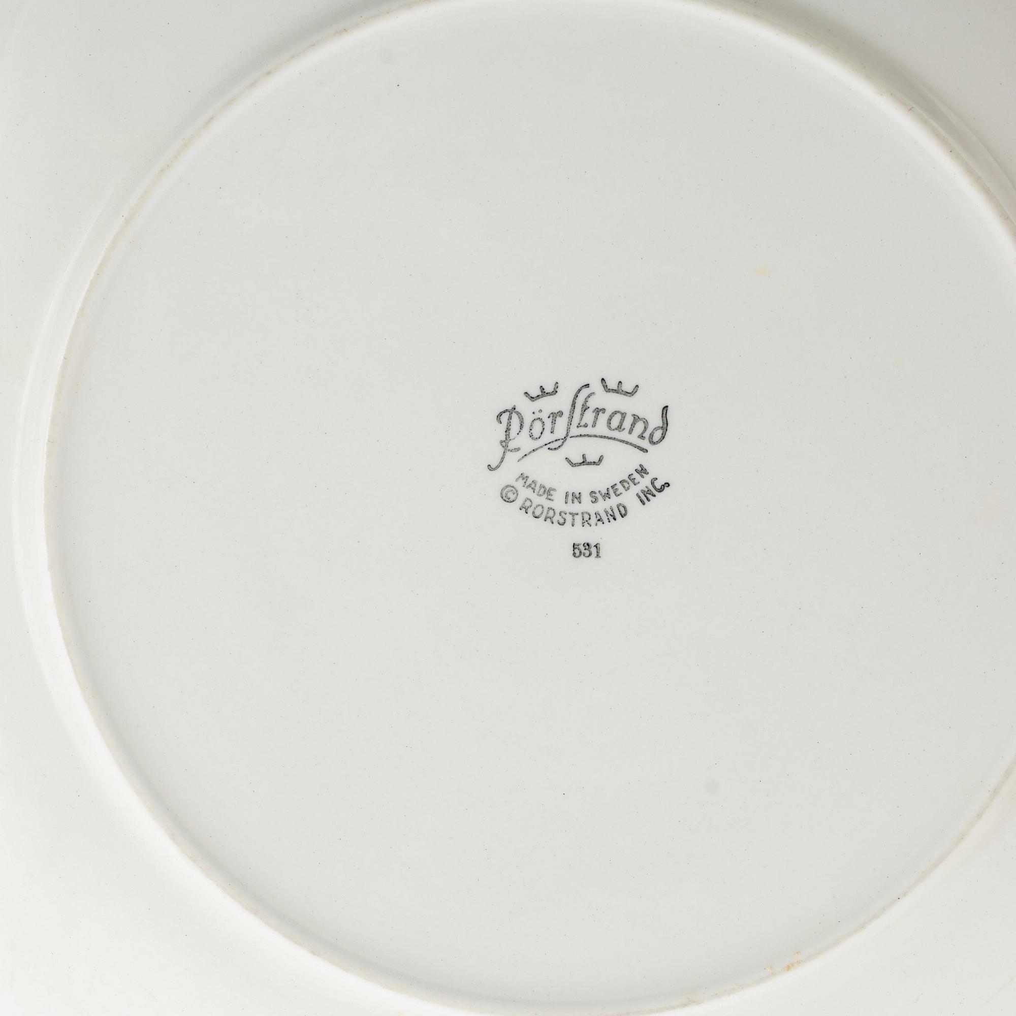 A Hertha Bengtsson Rörstrand dinner service, 20th Century. (16 pieces).