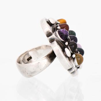 SAARA HOPEA, SORMUS, pyöröhiotut puolijalokivet, hopeaa, 1960-luku.