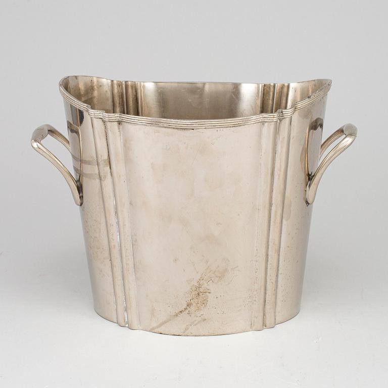 A 20th century plate champagne cooler.
