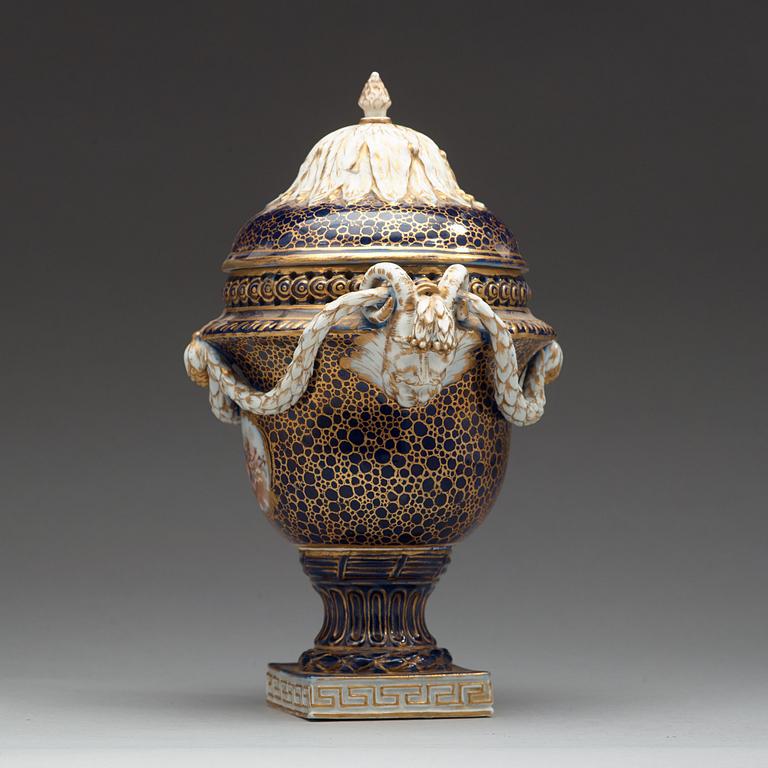 A Meissen potpurri vase, 18th Century.