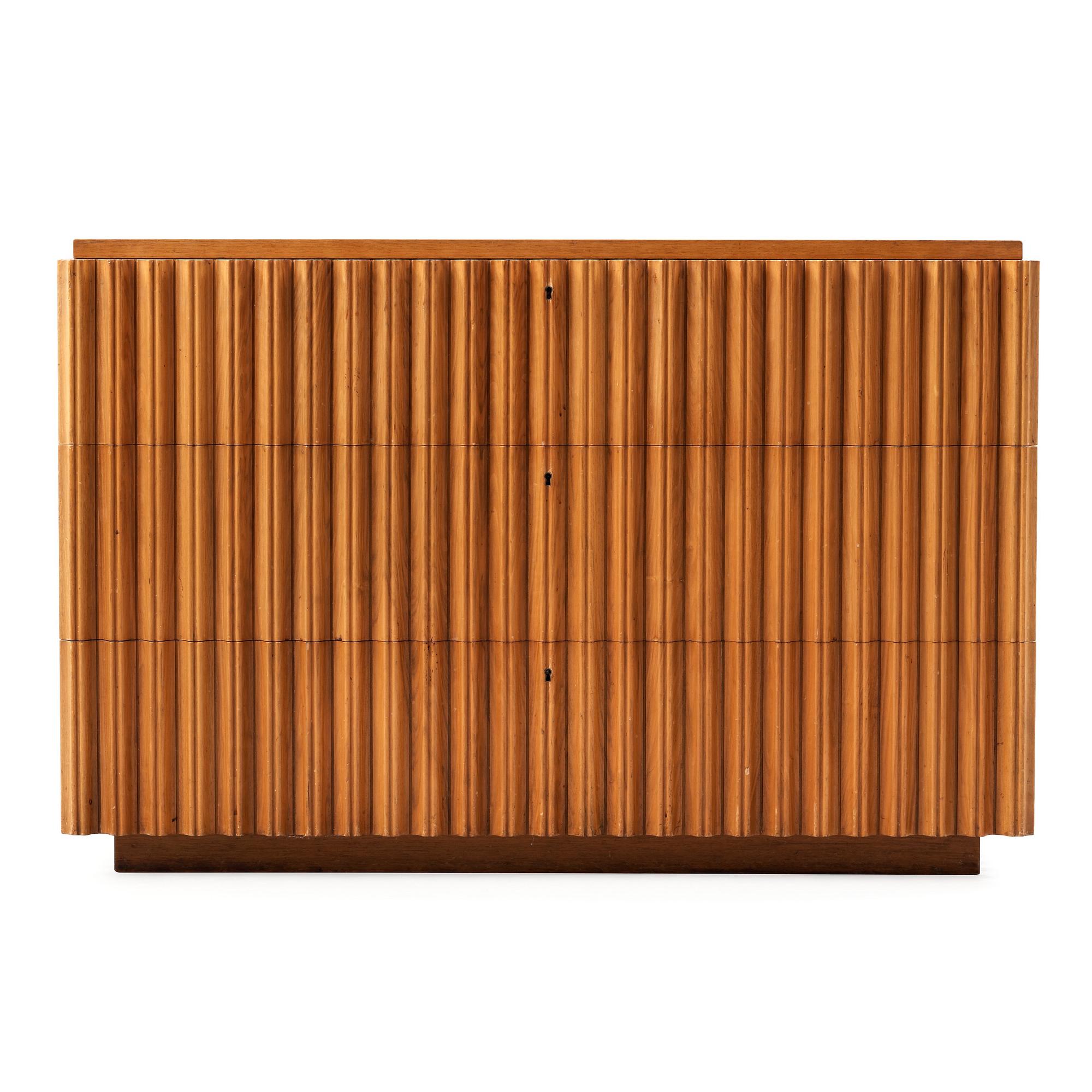 An Axel Einar Hjorth oak Swedish Modern chest of drawers, Stockholm ca 1940.