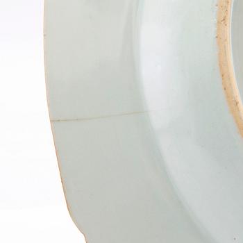 Plates/shallow bowls, 4 pcs, China, 18th century, porcelain.