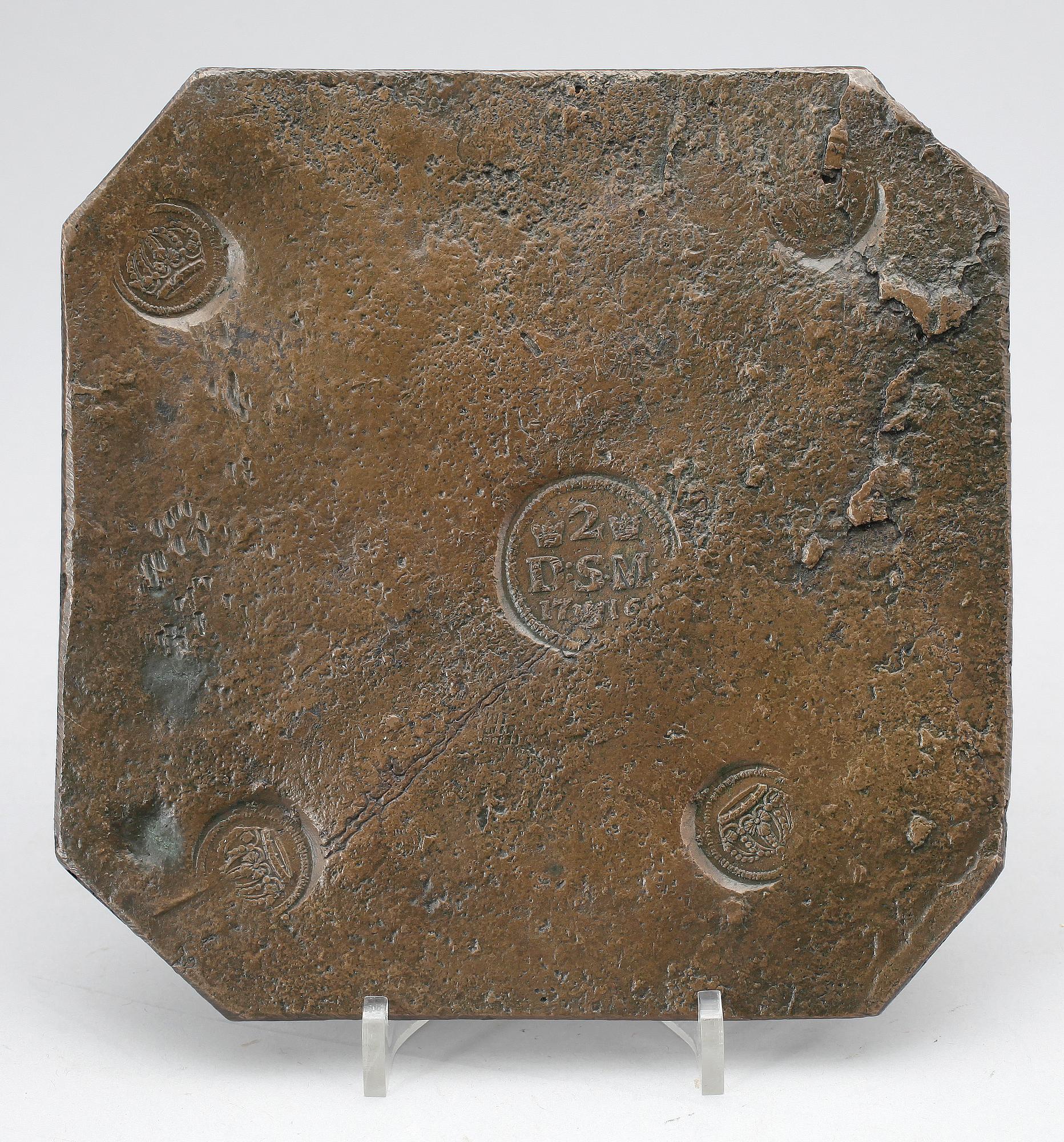 PLÅTMYNT, av kanonmetall, 2 daler silvermynt, Karl XII, Sverige, 1716.