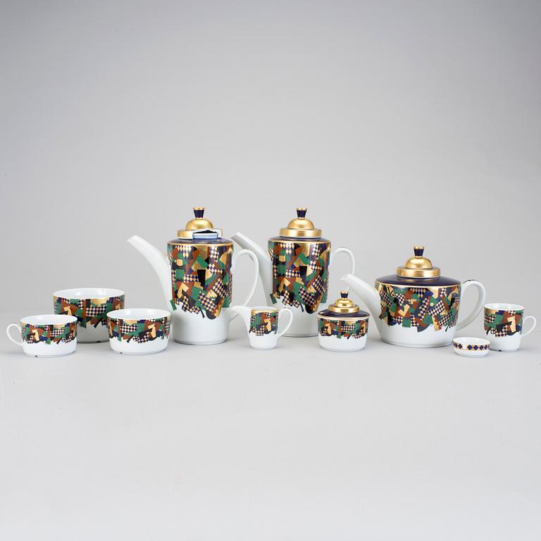 A 118 piece "Festivo" dinner, coffee and tea service by Heikki Orvola for Rörstrand, 1980's.