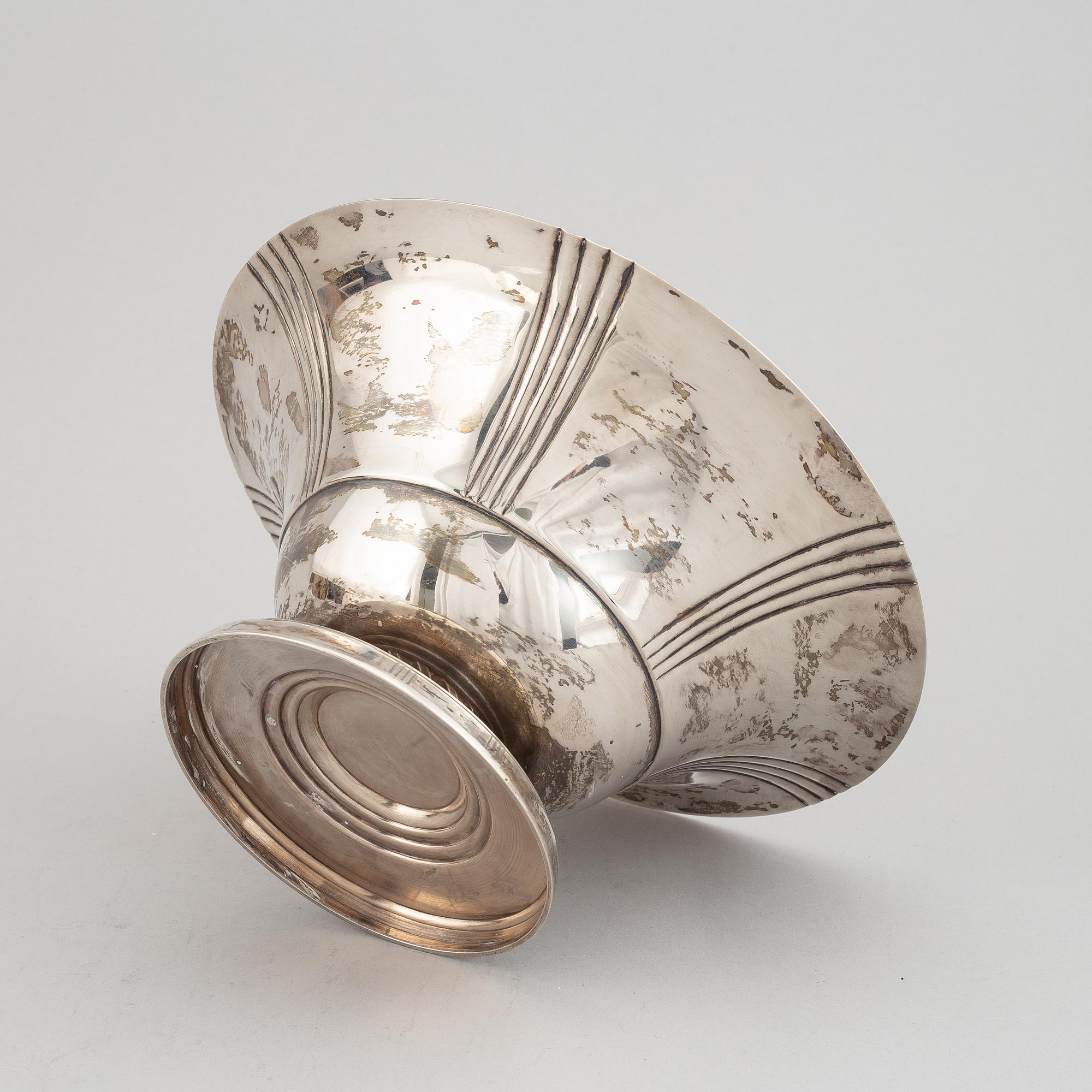 CG Hallberg, skål på fot, silver, Stockholm, 1935.