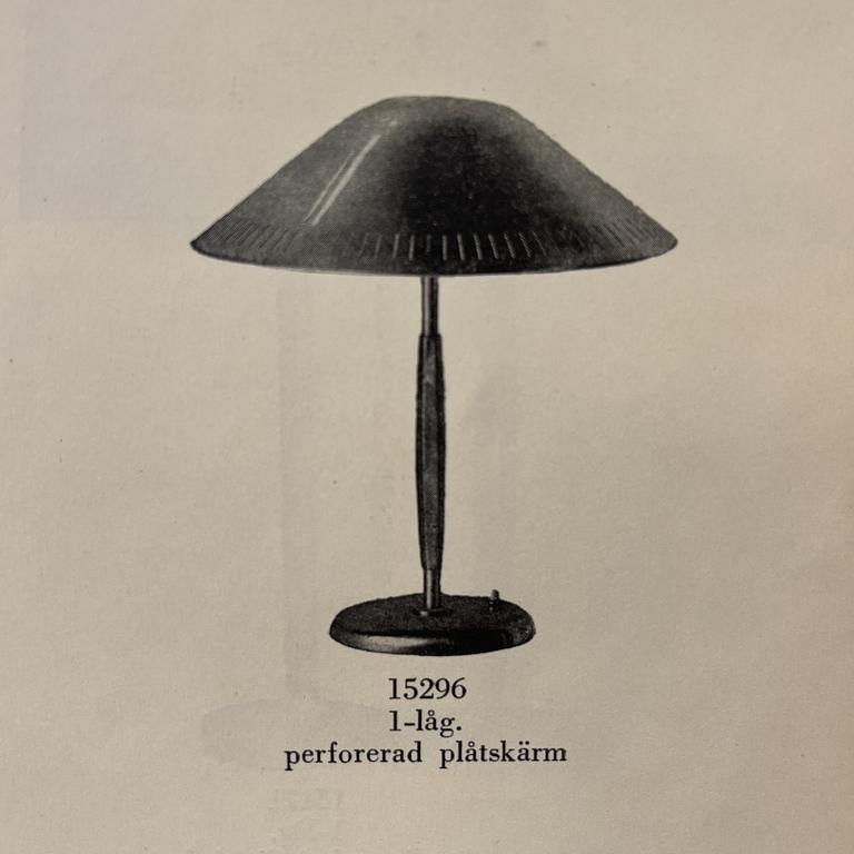 Harald Notini, bordslampor, ett par, modell "15296", Arvid Böhlmarks Lampfabrik, Stockholm, 1940-tal.