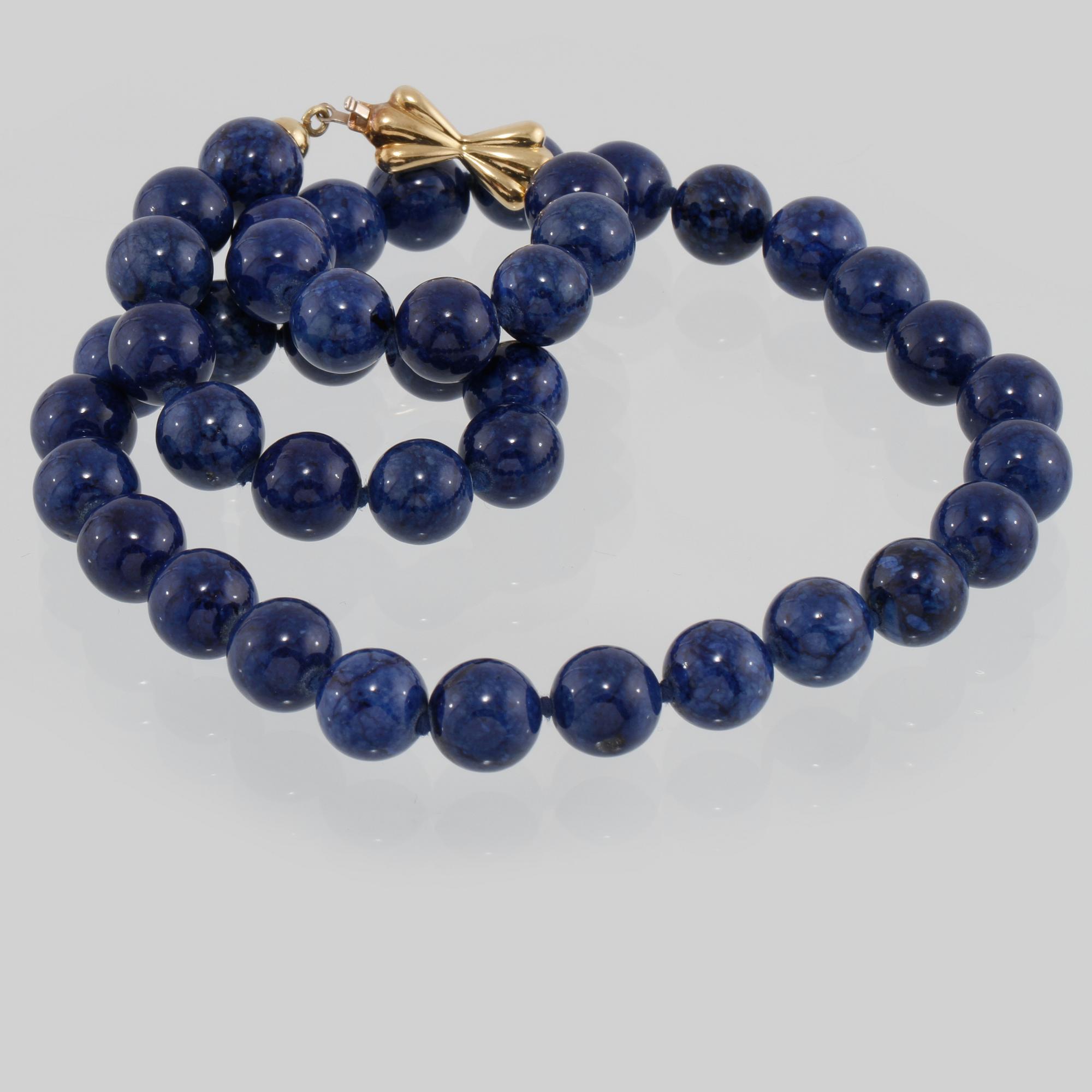 COLLIER, lapis lazuli kulor med lås i 18K guld från Arezzo, Italien.