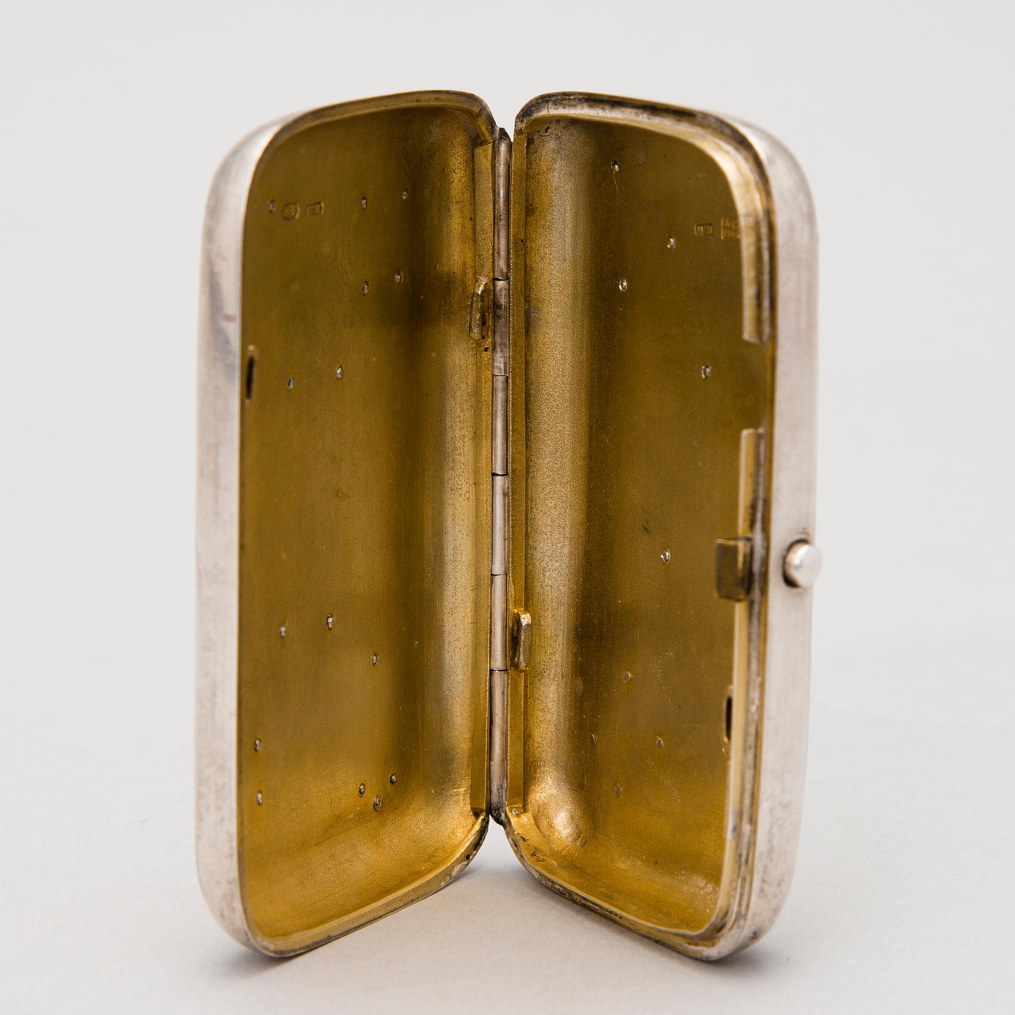 CIGARRETTETUI, silver, troligen Nikolai Pokrovsky, Moskva 1895.