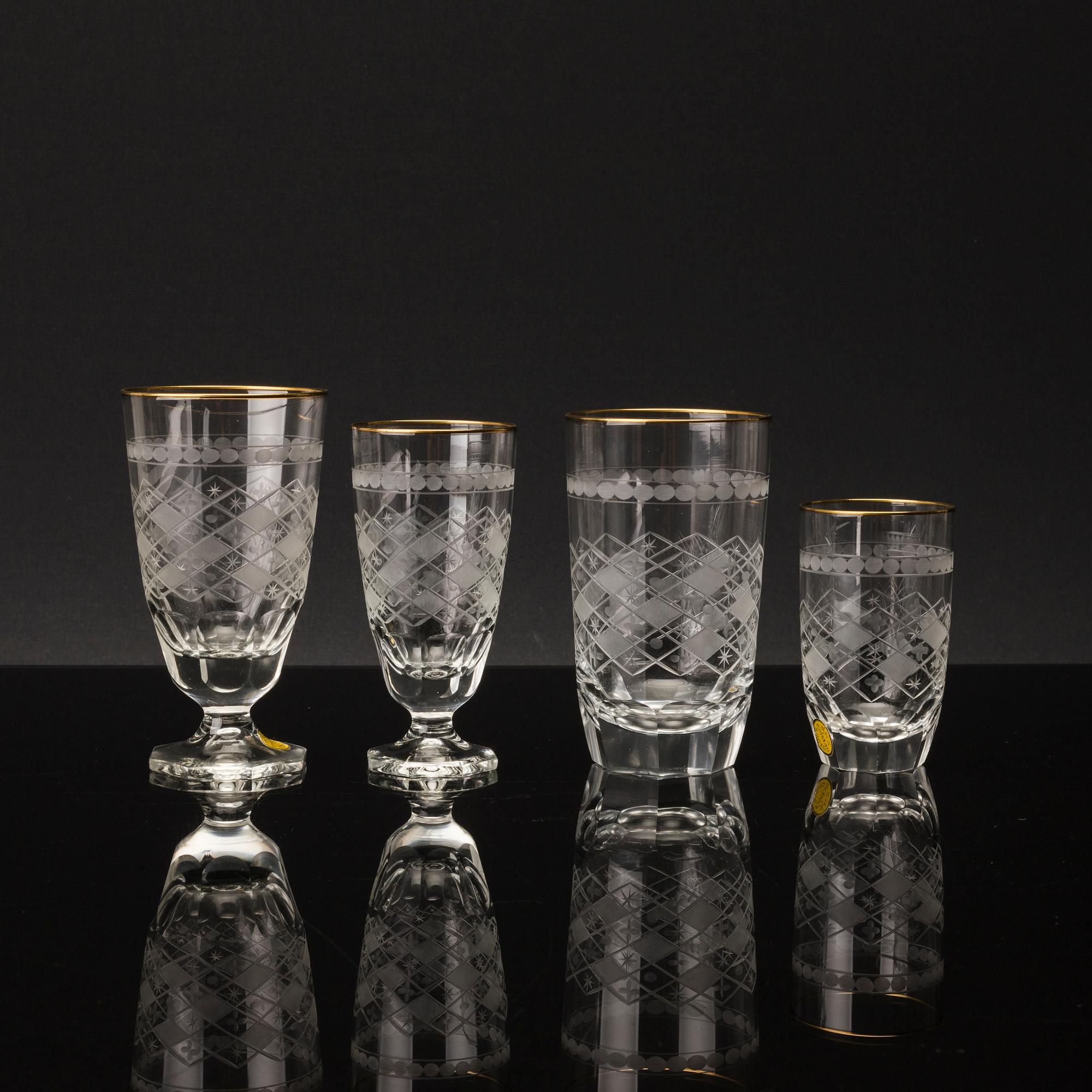 SERVIS, ca 93 delar, NGS Kosta glassliperi 1900-talets första hälft.