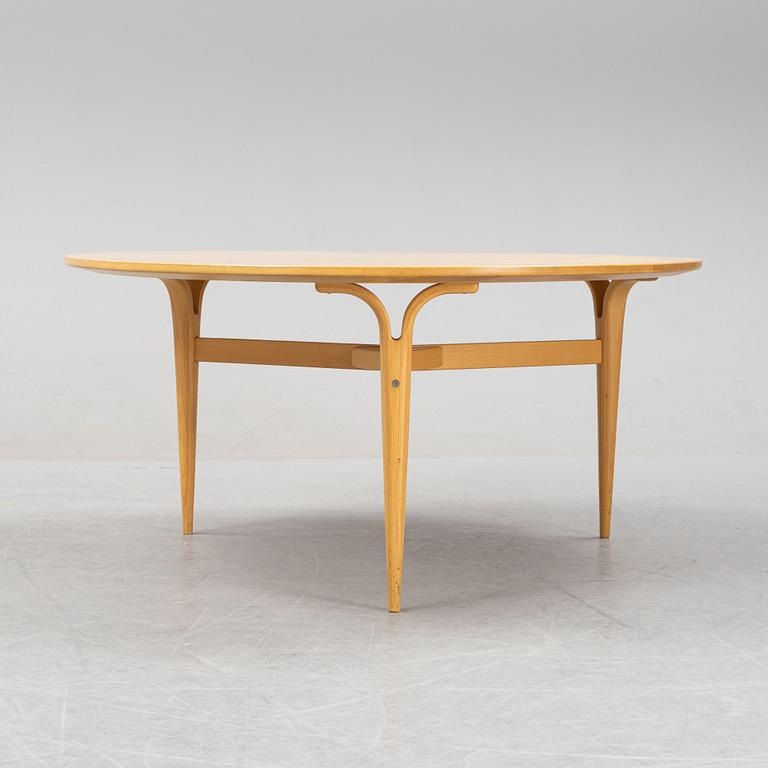 Bruno Mathsson & Piet Hein, a 'Tri Super Elliptical' coffee table, manufactered by Fritz Hansen, Denmark.