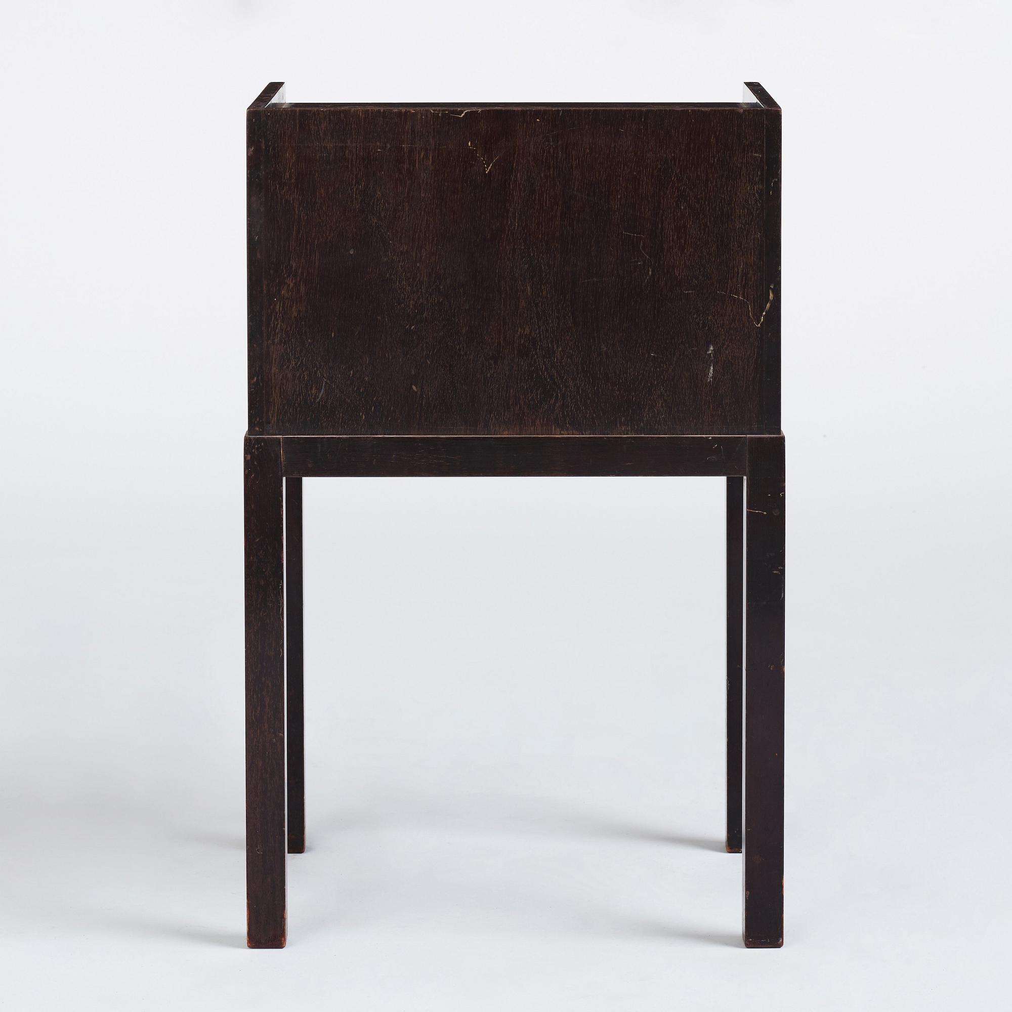 Axel Einar Hjorth, sidobord, "Typenko", sannolikt utställt i Chicago 1933, Nordiska Kompaniet 1933.