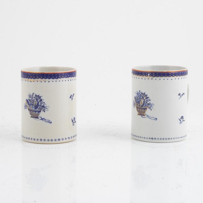 Ten pieces of Qianlong and Jiaqing porcelain, China.