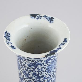 A chinese blue and white trumpet shaped vase, Qing Dynasty, 19th century.