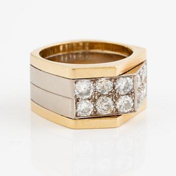 Ring in 18K gold and white gold set with old-cut diamonds.