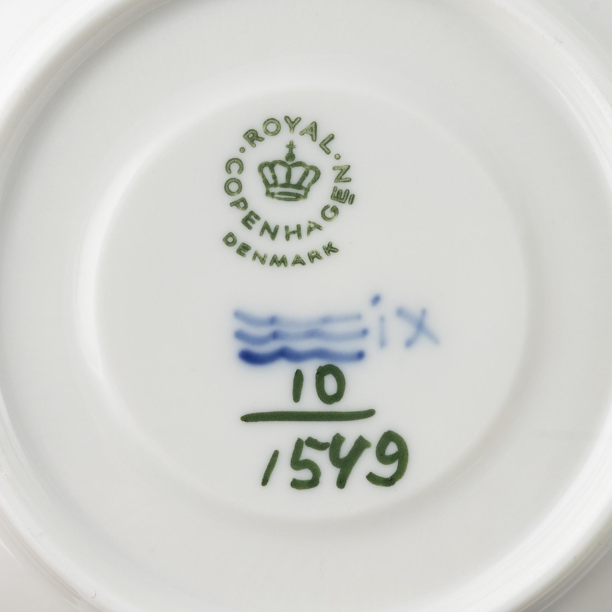 Mat-och kaffeservis, porslin, 96 delar, "Blå Blomst", Royal Copenhagen, Danmark.