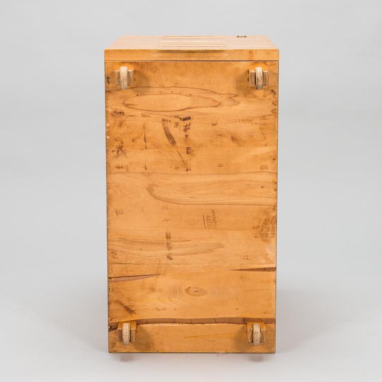 Aino Aalto, A mid-20th-century 'B96' drawer unit for O.Y. Huonekalu- ja Rakennustyötehdas A.B. Finland.