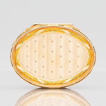 A late 18th century gold box en deux colour and enamel, possibly Hanau, Louis XVI.