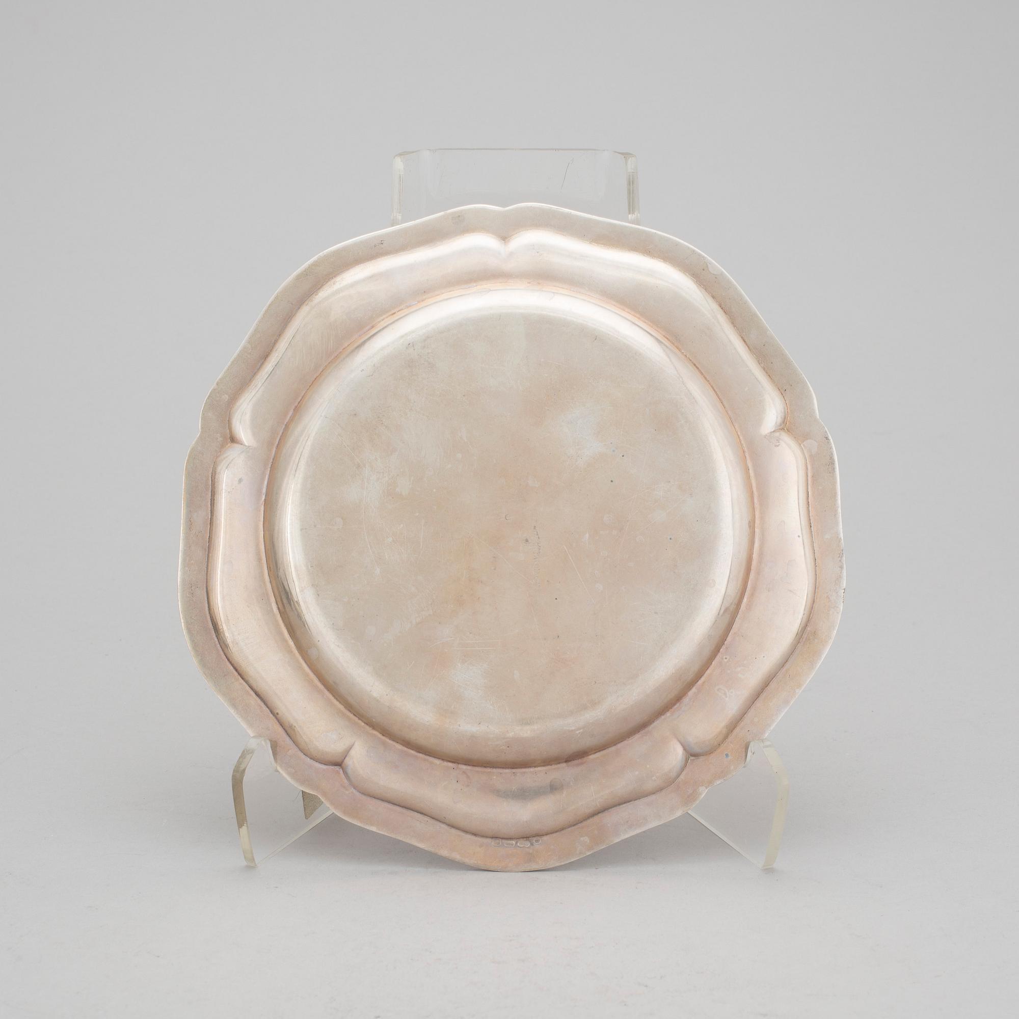 PARTI SILVER, 4 delar, bla Gustaf Möllenborg, Stockholm 1900-tal. Total vikt ca 831 g.