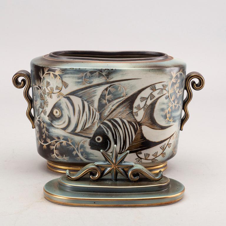 Gunnar Nylund, a stonewear "Flambé" urn with lid, Rörstrand.