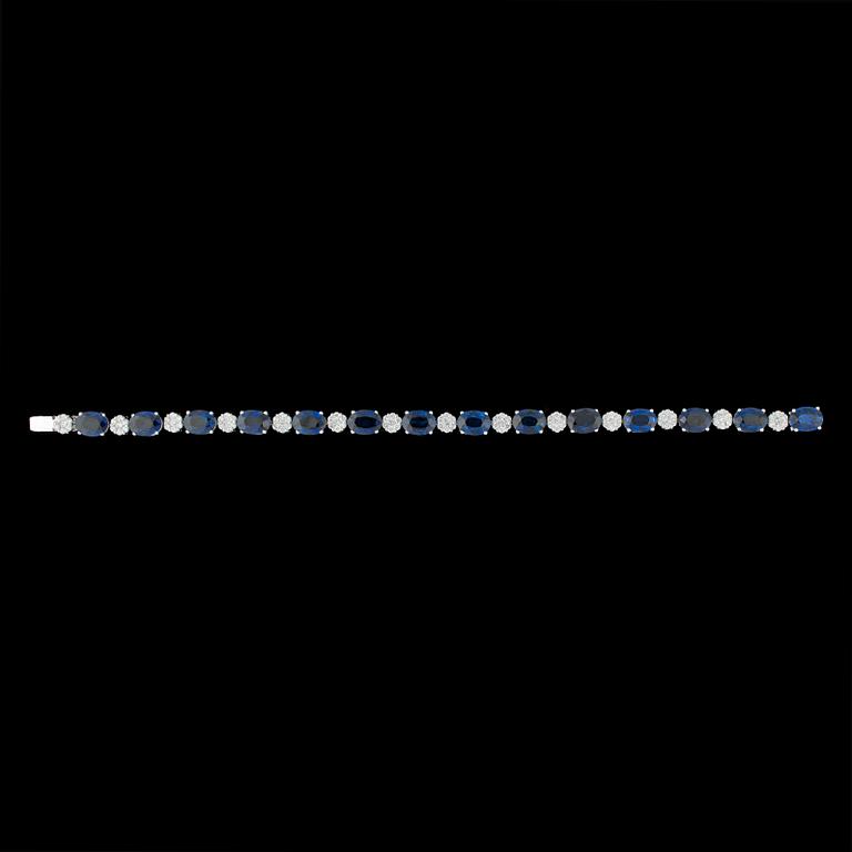 A blue sapphire, tot. 15.75 cts, and brilliant cut diamond bracelet, tot. 1.66 cts.