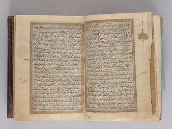 KORAN. Konstantinopel 1716. Höjd 15,5 x 11,5 cm.