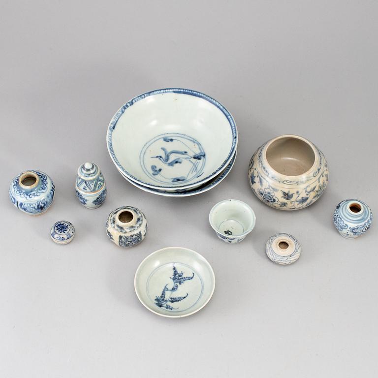 A group of blue and white South East Asian ceramics,  17th/19th Century.