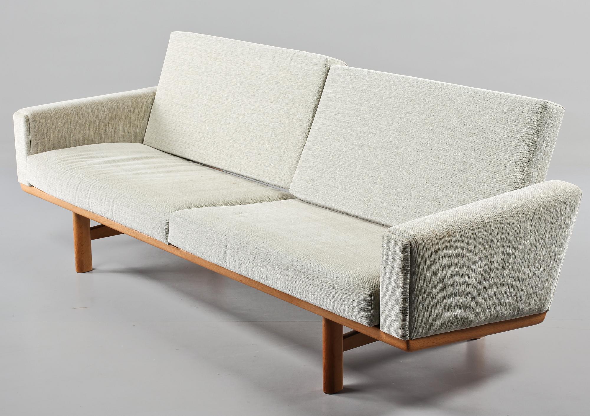 SOFFA, "GE 236", Hans J Wegner, 1900-talets andra hälft.