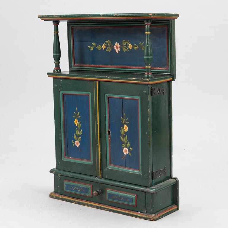 SEINÄKAAPPI, talonpoikaistyylinen, 1700-/1800-luku.