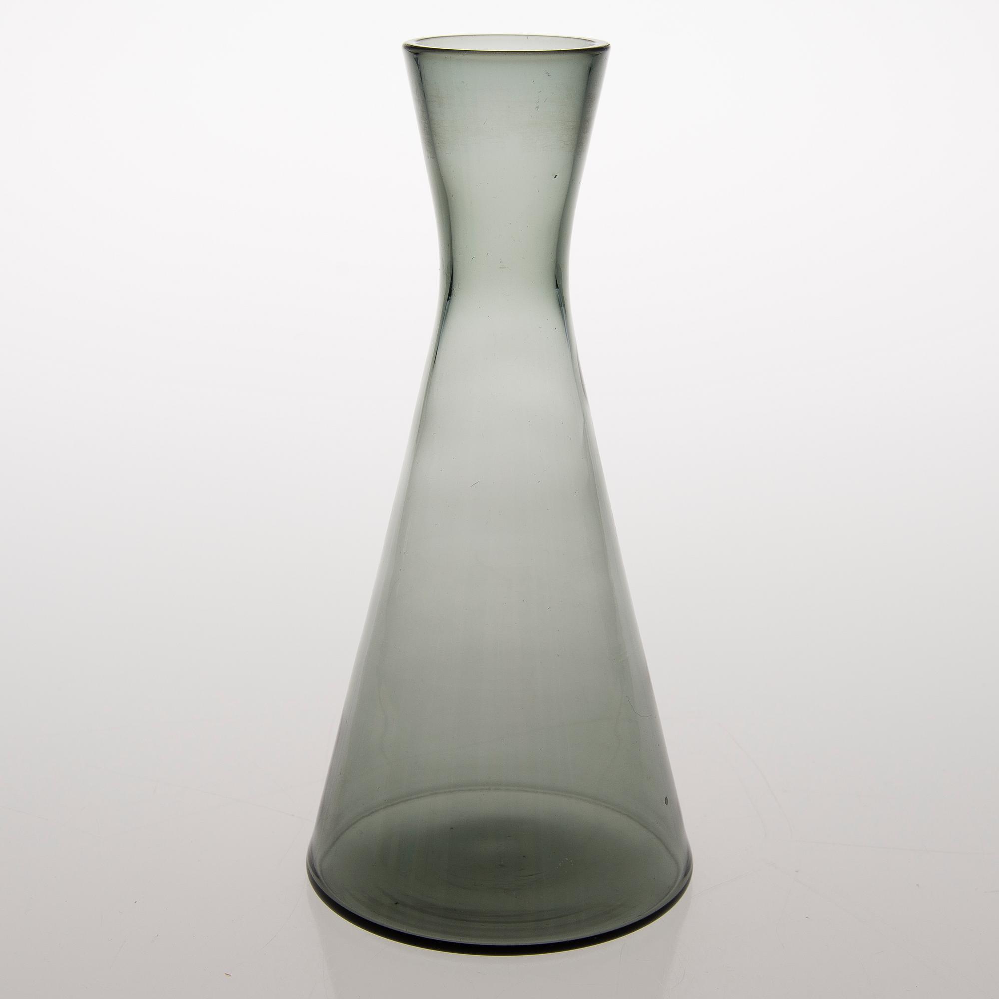 A set of six 'Kartio' glasses and a glass carafe, mid-20th Century.