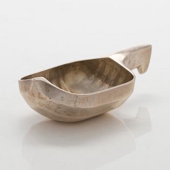 Kåsa, silver, mästarstämpel P.L, S:t Petersburg kring sekelskiftet 1900.