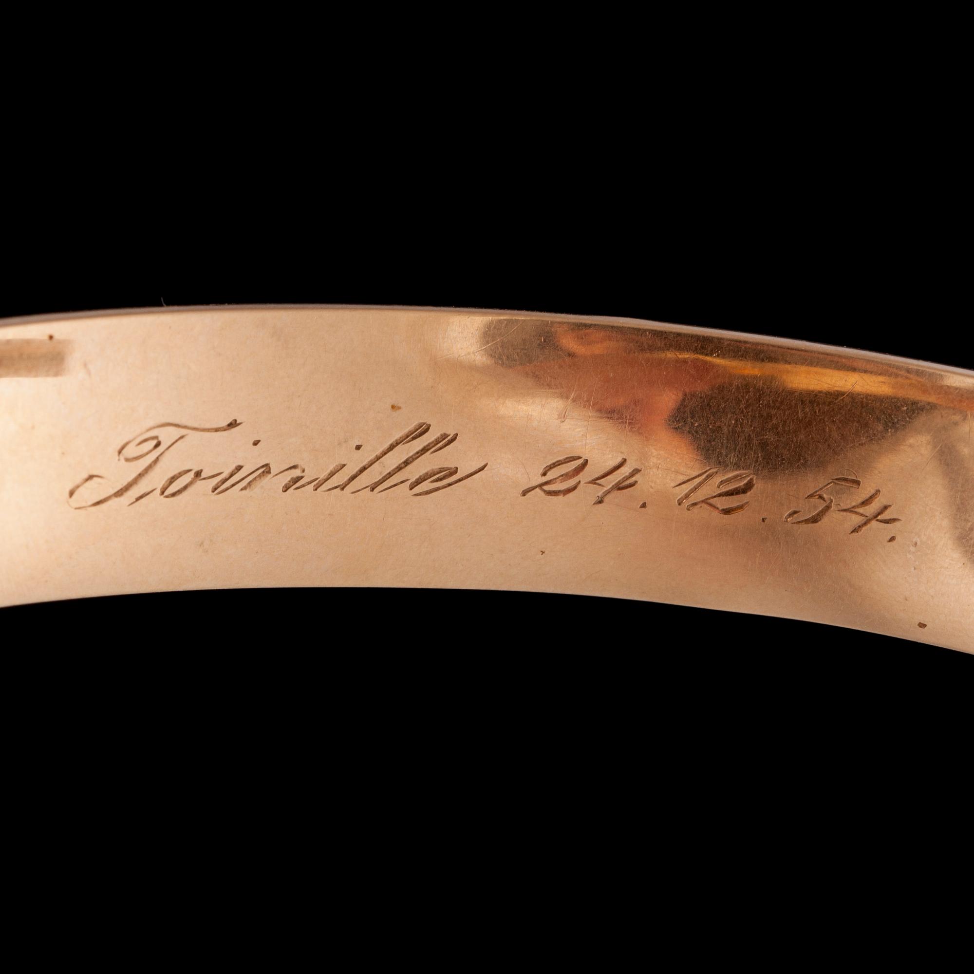 ARMBAND, 14K guld, graverad dekoration. Vikt ca 20,6 g.