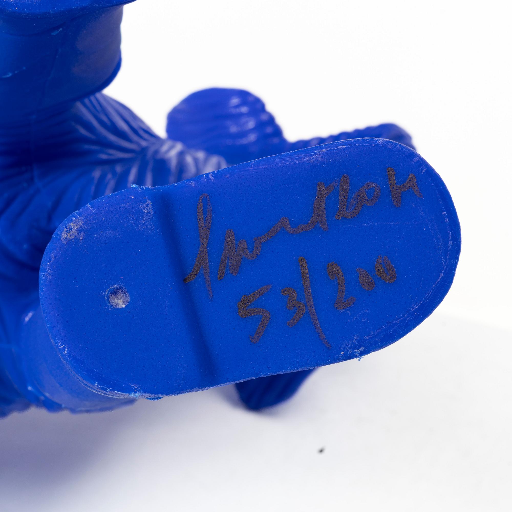 William Sweetlove, "Cloned Schnauzer with water bottle". (Blue).