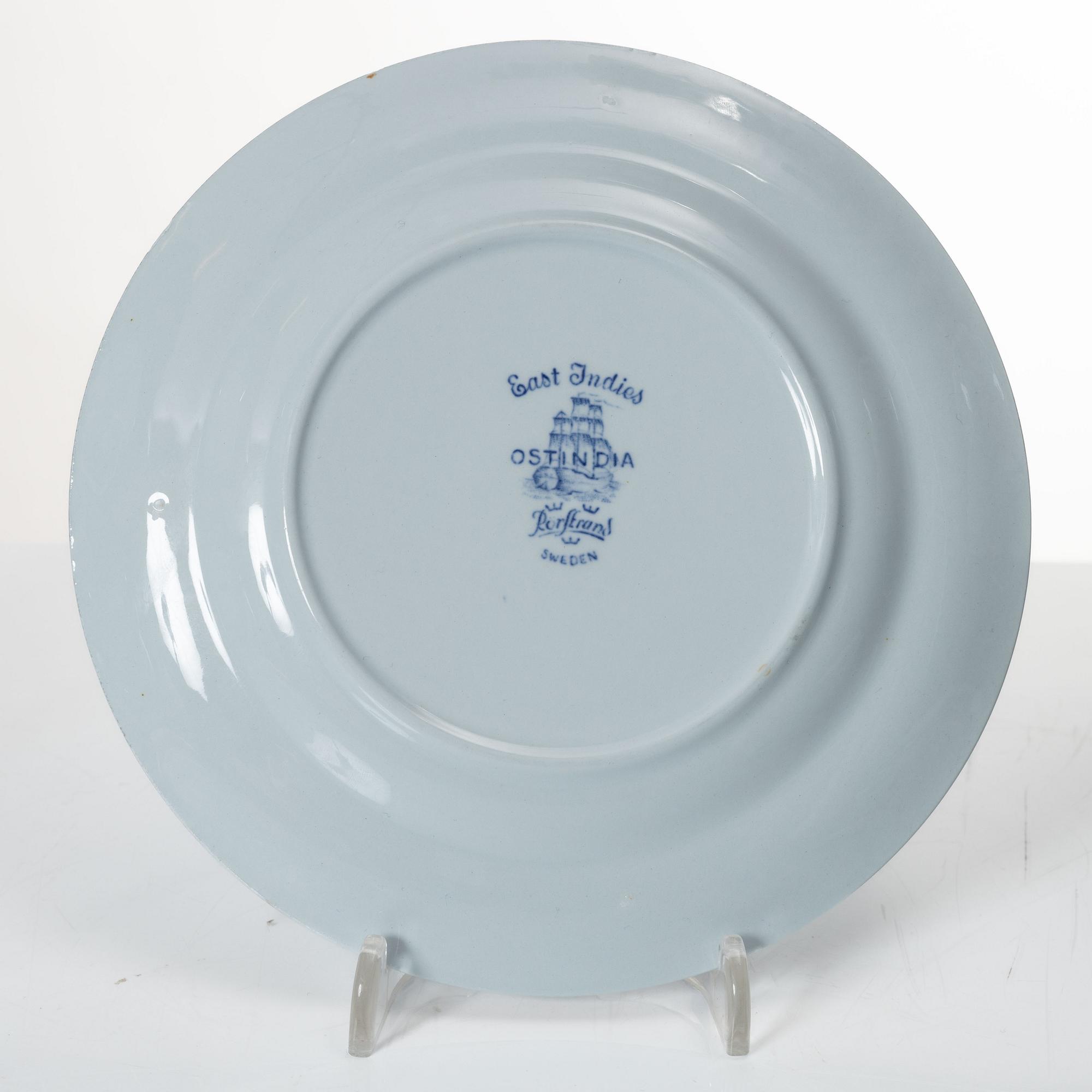 A 33-piece 'Ostindia' creamware tea and coffee service, Rörstrand.