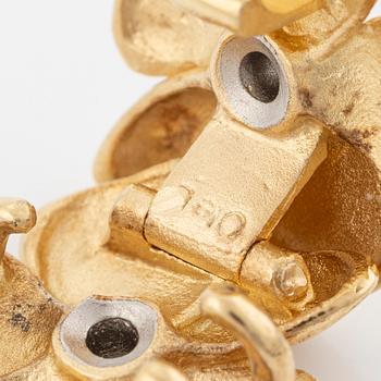 Ole Lynggaard, Charlotte Lynggaard, clasp, in the form of a flower, 18K gold and brilliant-cut diamonds.