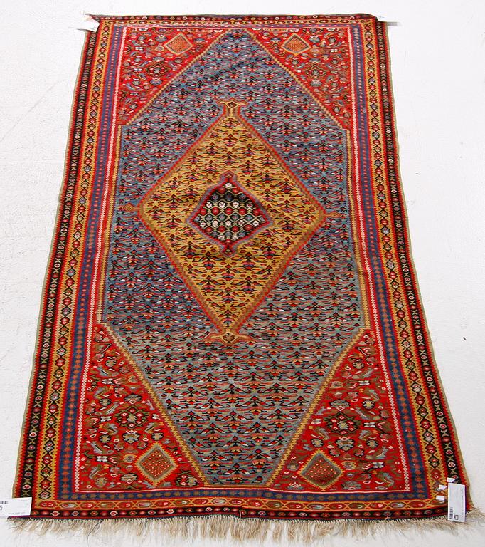 MATTA, orientalisk, ca 200 x 126.