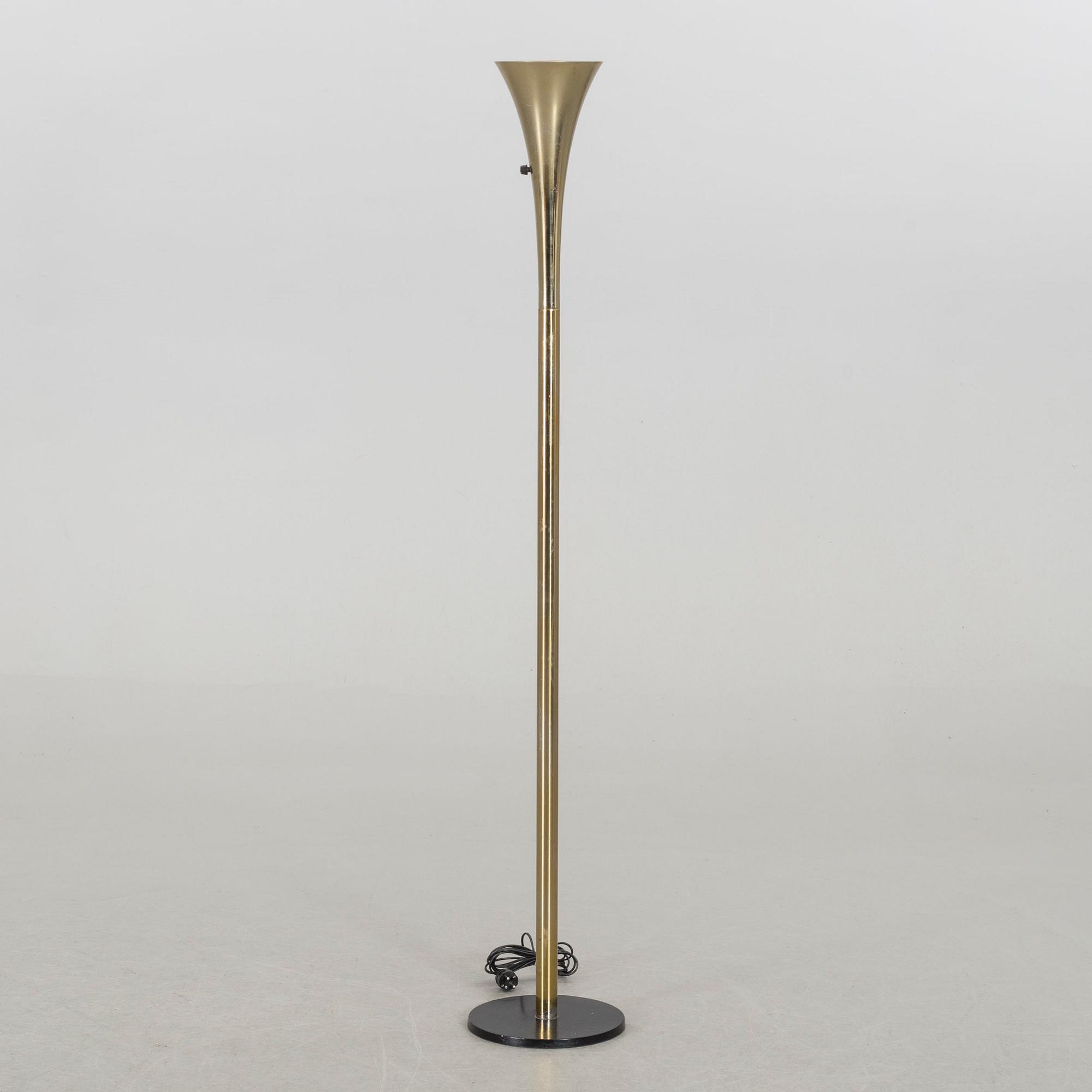 A BRASS FLOOR UP-LIGHT SECOND HALF OF 20TH CENTURY,