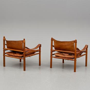 KARMSTOLAR, ett par, Arne Norell, "Sirocco", 1900-talets andra hälft. CITES-intyg medföljer.