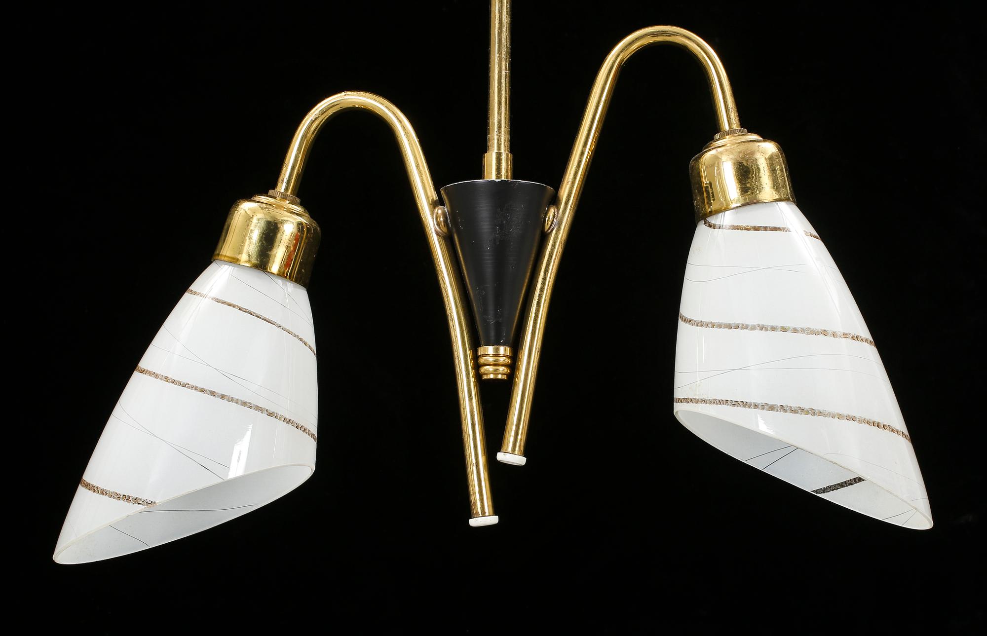 TAKLAMPA, 1900-talets mitt. Höjd ca 67 cm.