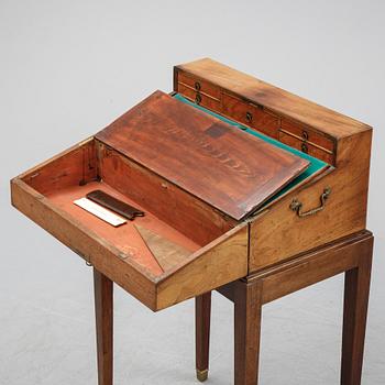 A mahogany travel casket, late 19th century.