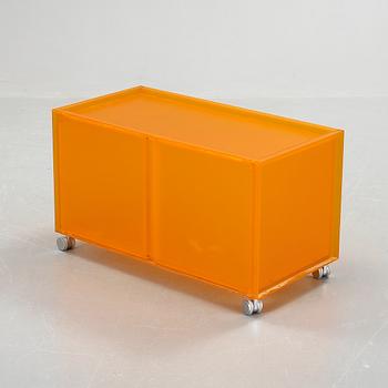SIDOBORD, "One", Piero Lissoni för Kartell. 1990-tal.