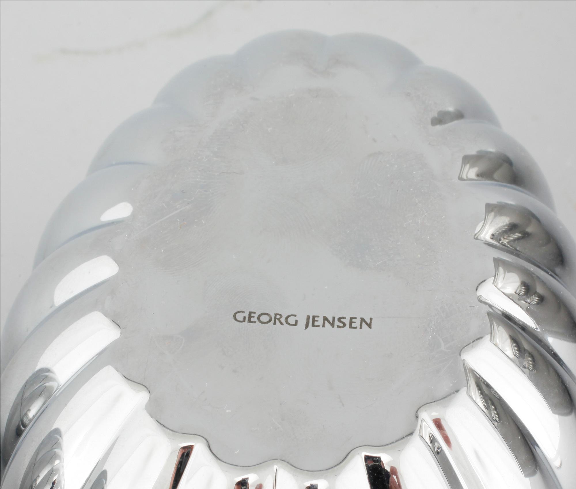 TERMOSKANNA samt PÅSKÄGG, 2 st, rostfritt stål, delvis Sigvard Bernadotte, Georg Jensen, 2000-tal.