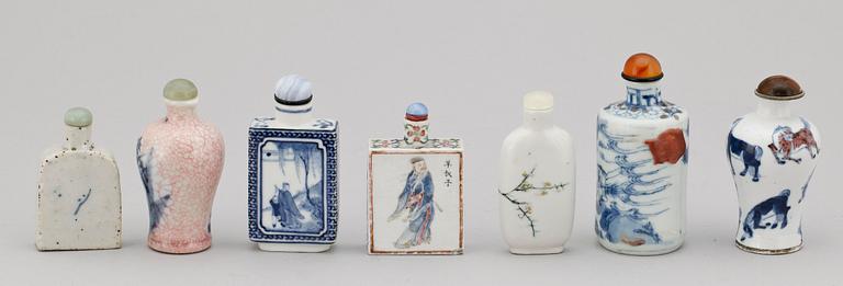 SNUSFLASKOR, 7 st, porslin, Kina, 1700-1900-tal.