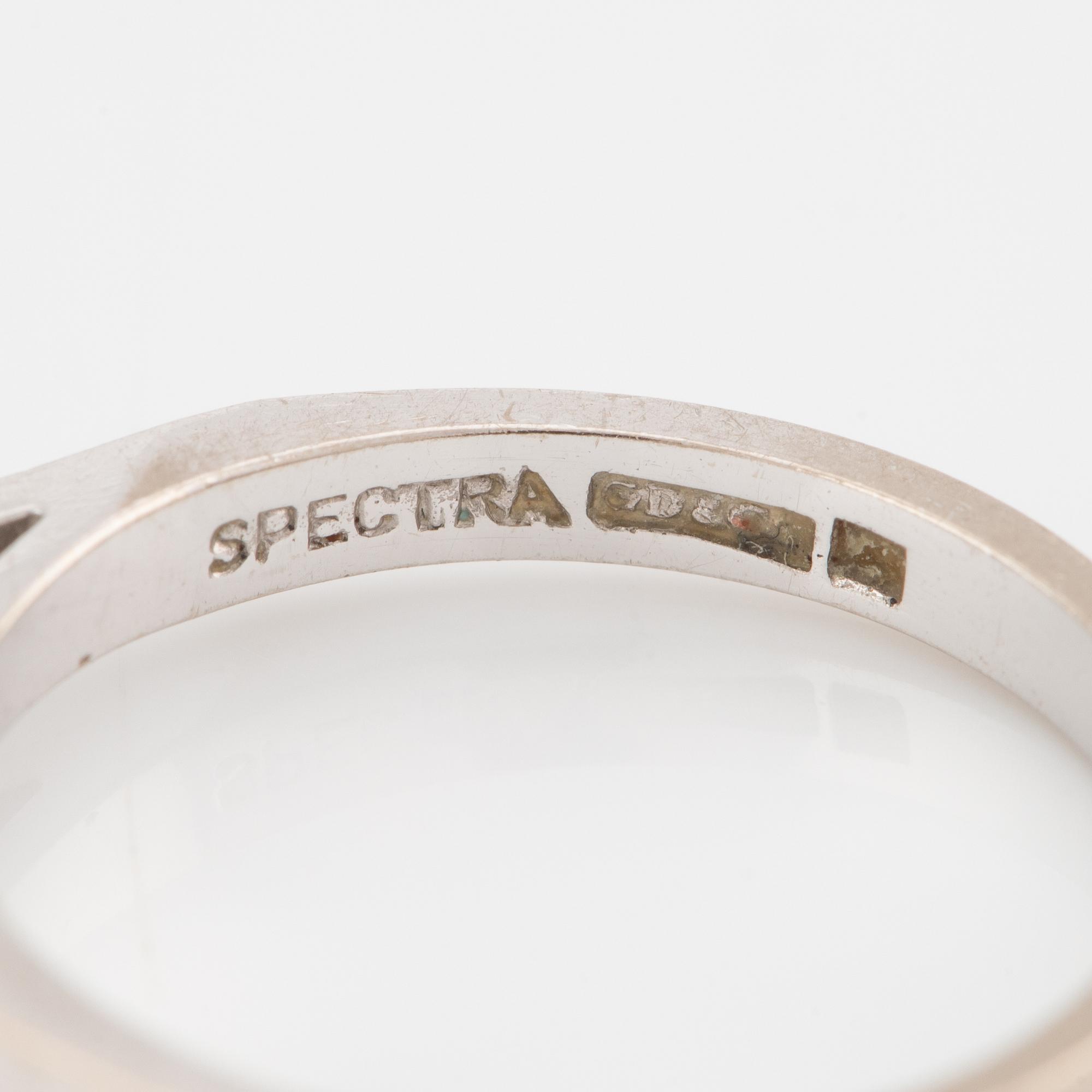 Ring, 18K white gold with a diamond-cut diamond 0.60 ct according to engraving.