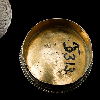 A Swedish 18th century parcel-gilt silver snuff-box, mark of G E Wendt, Gothenburg (1729-1735 (-53)).