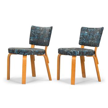 Alvar Aalto, a pair of mid-20th century '62' chairs for O.Y. Huonekalu- ja Rakennustyötehdas A.B.