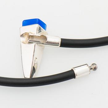 AN ULLA POROPUDAS JEWELLERY SET, silver, acrylic. Lapponia 1988.