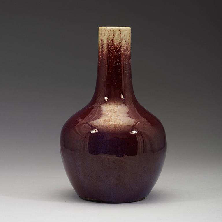 A flambé glazed vase, Qing dynasty, early 19th century.