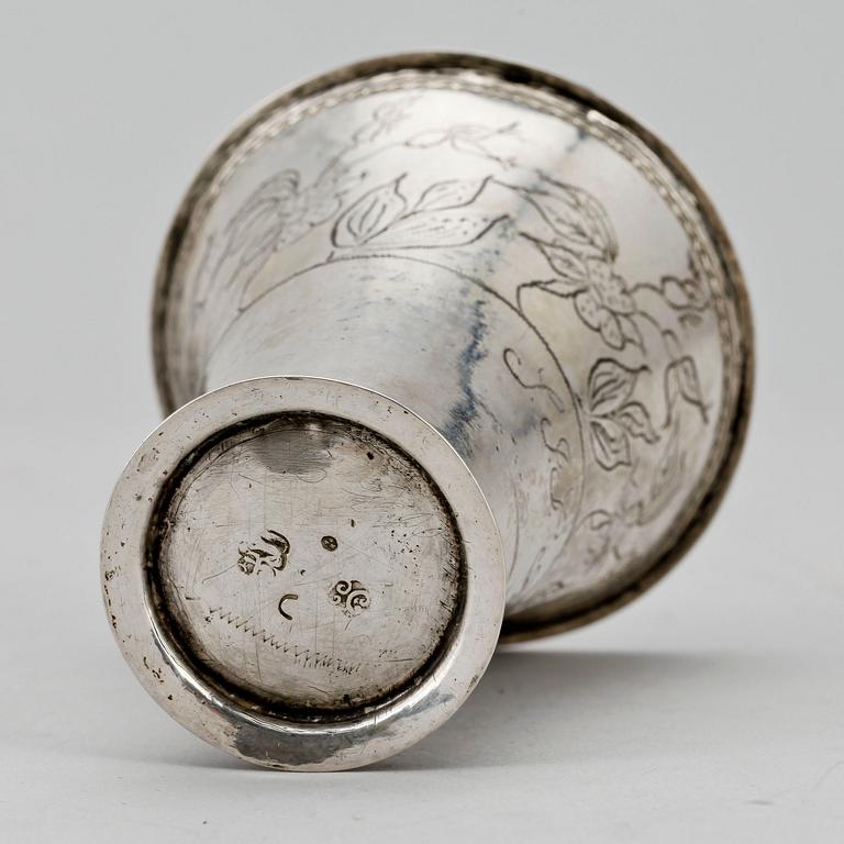 BÄGARE, silver, Lars Castman, Vimmerby, troligen 1761. Vikt 60 g.