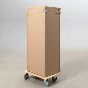 Translation: "Kelly Hoppen chest of drawers England modern production".