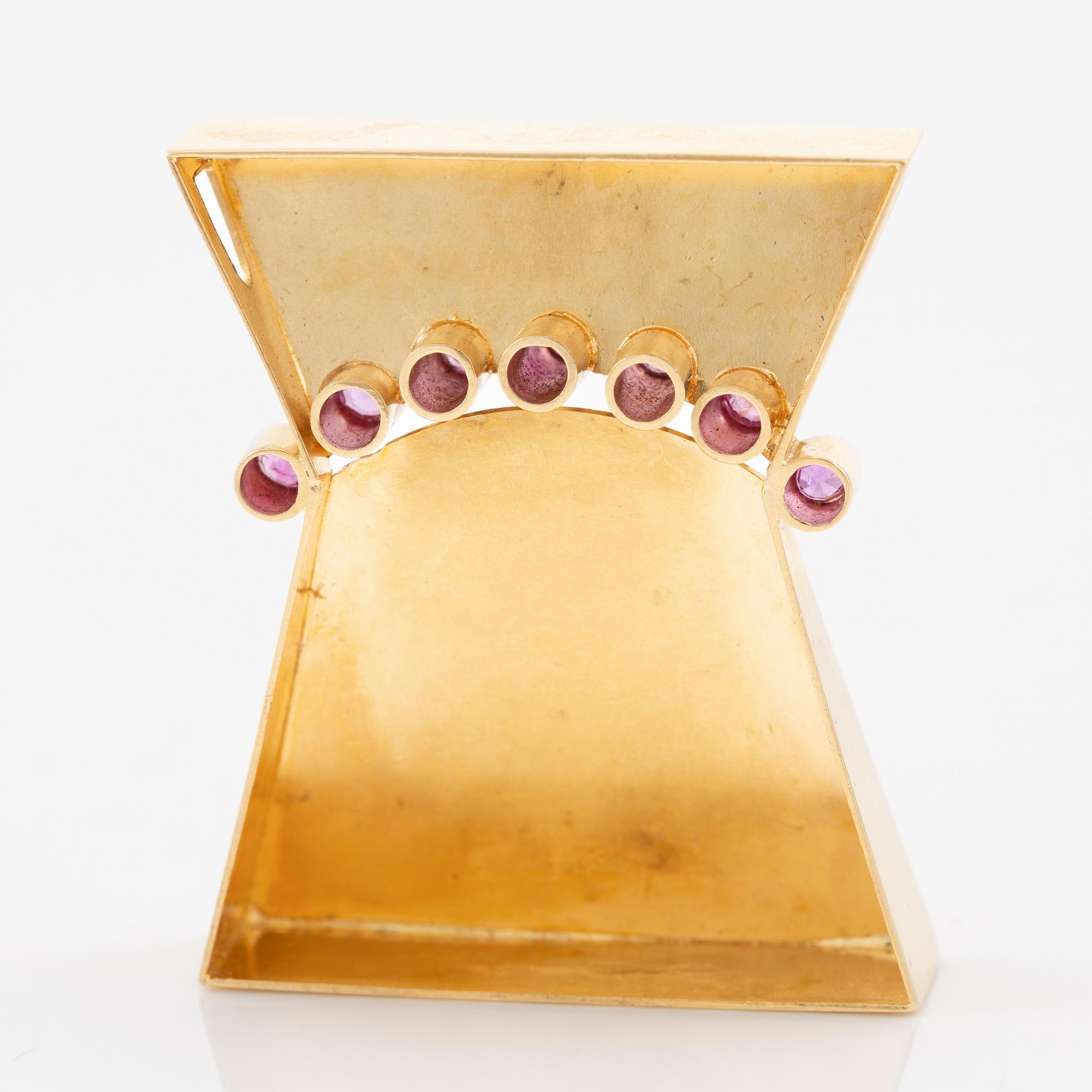 Pendant in 18K gold with pink stones, Timo Nupponen, Helsinki.